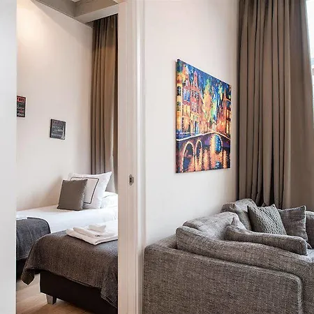 Hotel Canal 4*