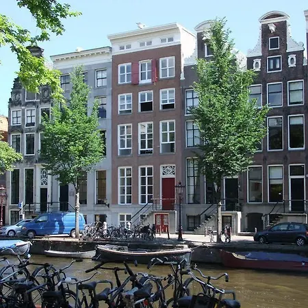 Canal Hotel