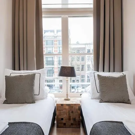 Canal Hotel 4*